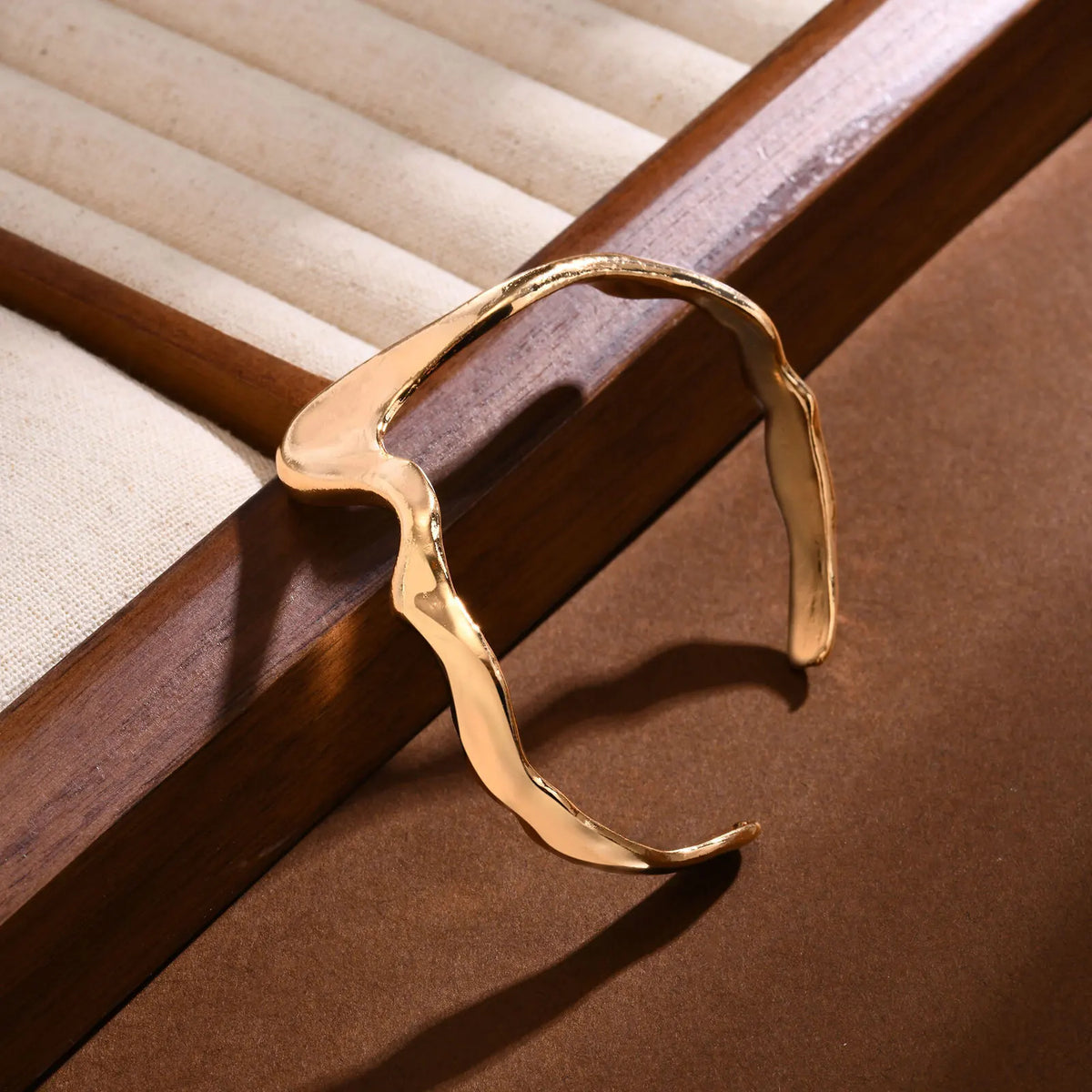 The Atelier Organic Wave Neckband & Bangle Jewellery Set